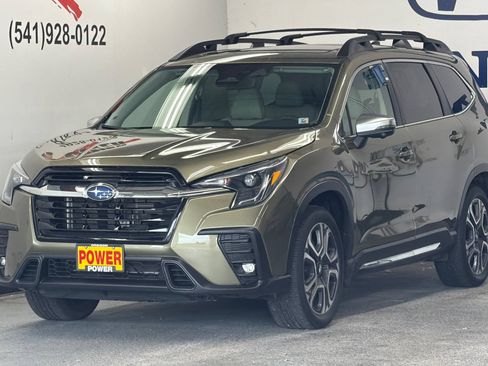 Used 2023 Subaru Ascent Limited w/ Technology Package AWD/4WD image 7