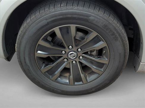 Used 2020 Nissan Armada Platinum w/ Captain's Chairs Package RWD image 27