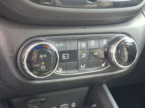 Used 2023 Chevrolet TrailBlazer LT w/ Convenience Package FWD image 15