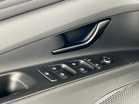 New 2025 Hyundai Elantra SEL image 17