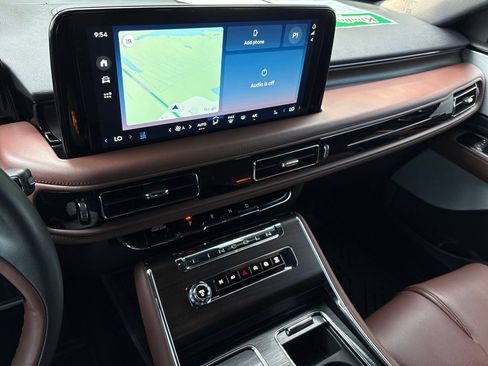 Used 2025 Lincoln Aviator Reserve AWD/4WD image 16