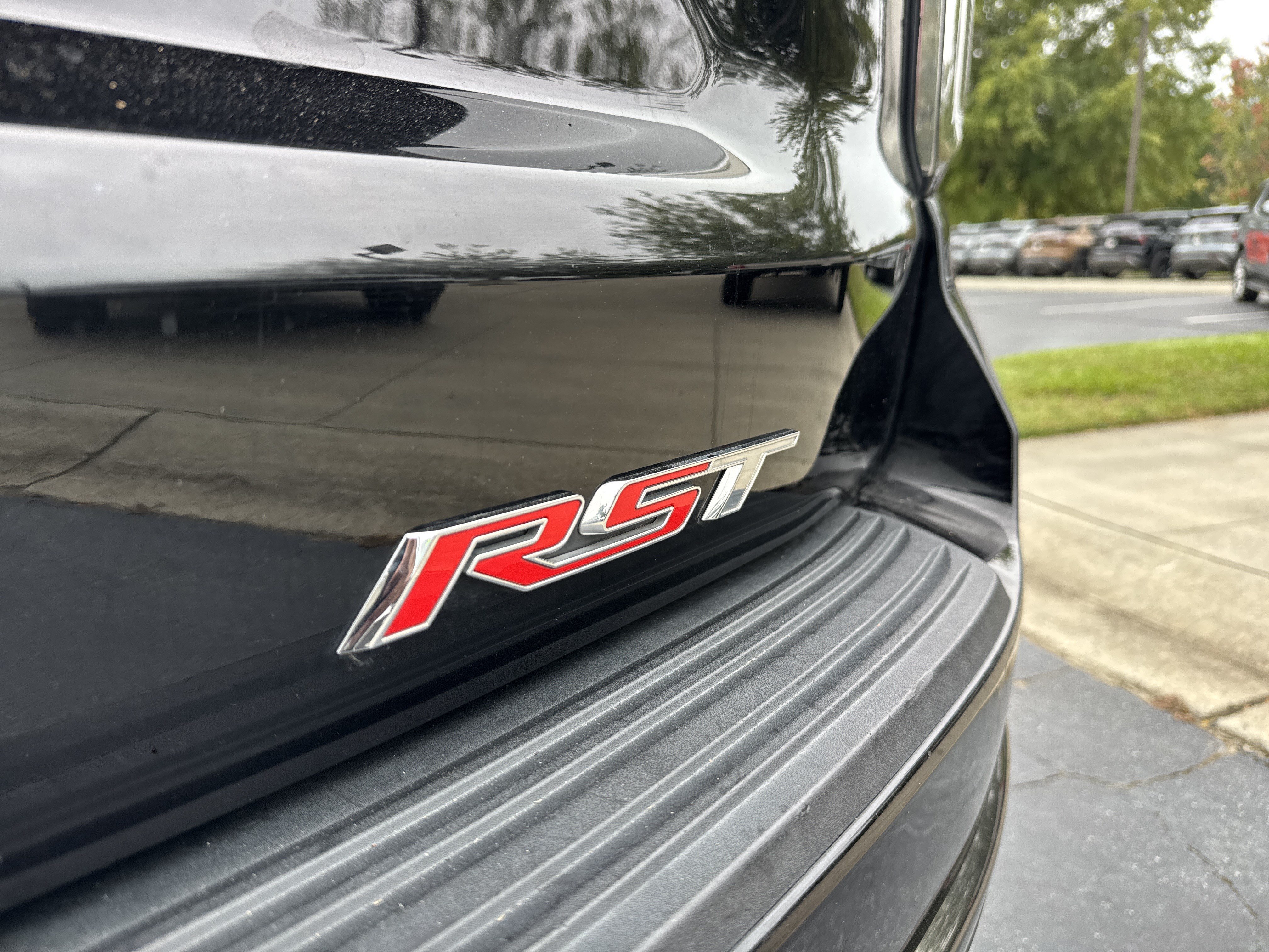 Used 2022 Chevrolet Tahoe RST w/ Sport Performance Package AWD/4WD image 10