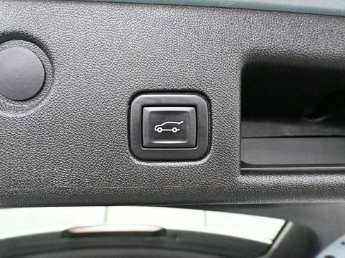 Used 2022 Chevrolet Equinox Premier AWD/4WD image 42