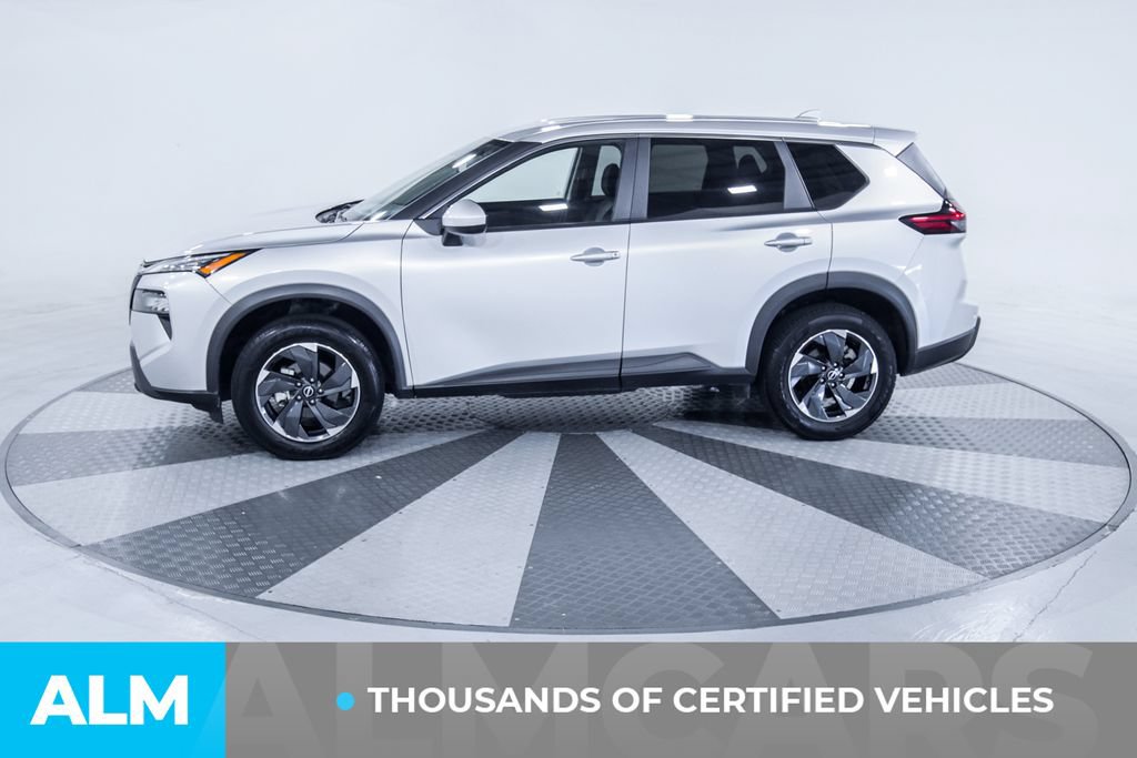 Used 2024 Nissan Rogue SV FWD image 4