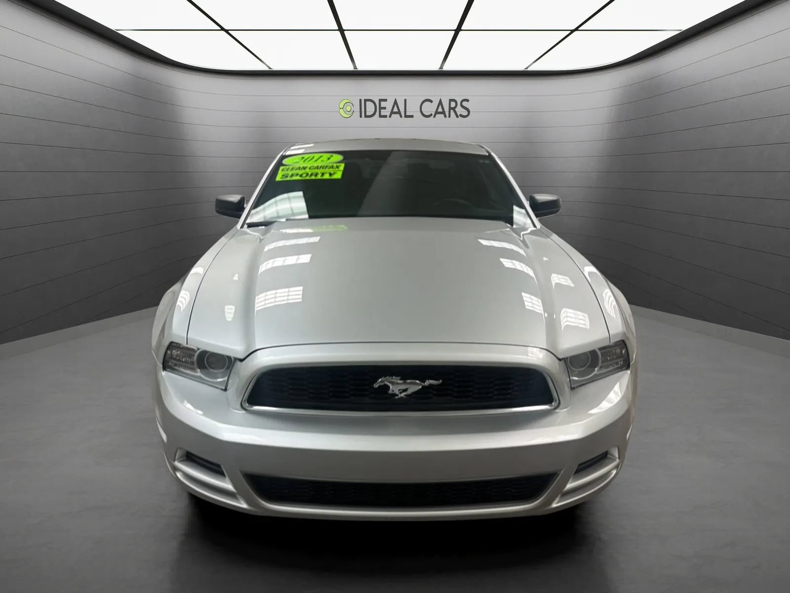 Used 2013 Ford Mustang Coupe RWD image 2