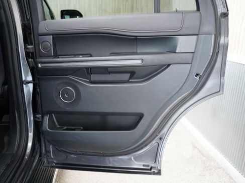 Used 2018 Ford Expedition XLT w/ Equipment Group 202A AWD/4WD image 35