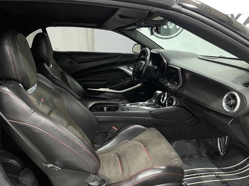 Used 2018 Chevrolet Camaro SS RWD image 30
