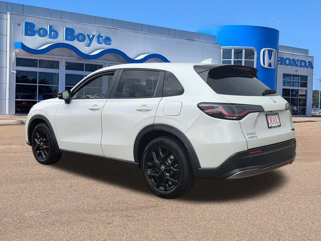 Certified 2025 Honda HR-V Sport image 7