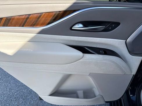 Certified 2024 Cadillac Escalade Sport Platinum w/ LPO, ONYX Package AWD/4WD image 21