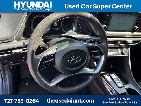Used 2021 Hyundai Sonata SEL w/ Preferred Accessory Package image 10