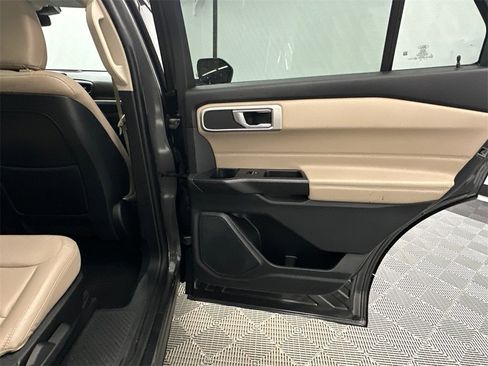 Used 2020 Ford Explorer XLT w/ Equipment Group 202A image 18