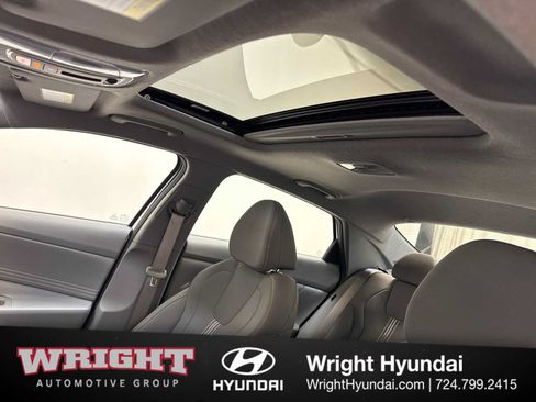 Used 2025 Hyundai Elantra SEL FWD image 30