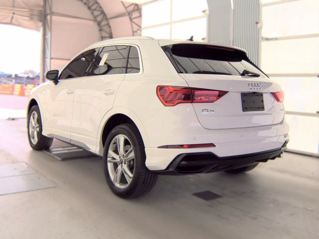 Used 2021 Audi Q3 2.0T Premium Plus w/ Premium Plus Package AWD/4WD image 3