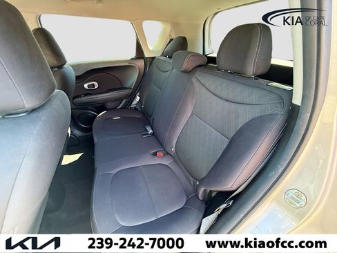Used 2018 Kia Soul Base image 19