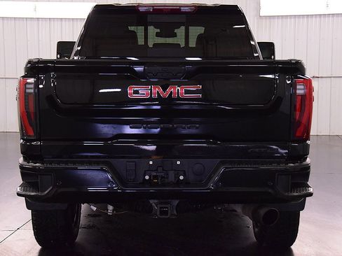 Used 2024 GMC Sierra 2500 AT4 w/ AT4 Preferred Package image 6