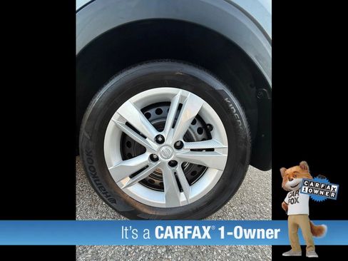 Used 2022 Nissan Kicks S FWD image 25