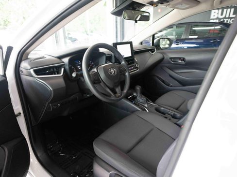 Used 2024 Toyota Corolla LE FWD image 8