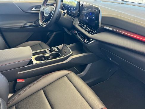 New 2026 Chevrolet Equinox RS w/ Convenience Package III AWD/4WD image 17