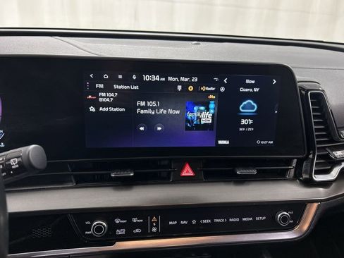 Used 2025 Kia Sportage EX image 14