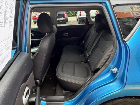 Used 2016 Kia Soul + w/ Designer's Package FWD image 11
