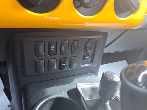 Used 2007 Toyota FJ Cruiser 4WD image 19