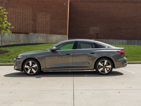 Used 2025 Audi A5 2.0T Premium Plus w/ Premium Plus image 6