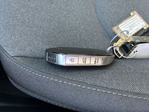 Used 2025 Kia K4 LXS image 22