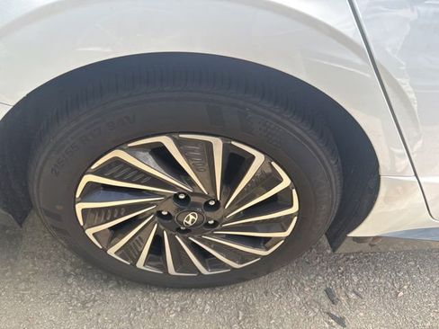 Used 2025 Hyundai Sonata SEL FWD image 5