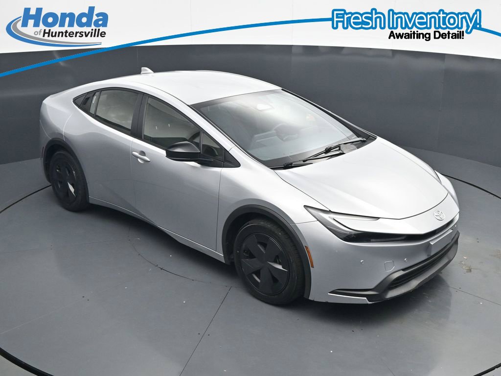 Used 2025 Toyota Prius LE FWD image 18