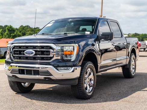 Used 2022 Ford F150 XLT w/ Equipment Group 302A High AWD/4WD image 3