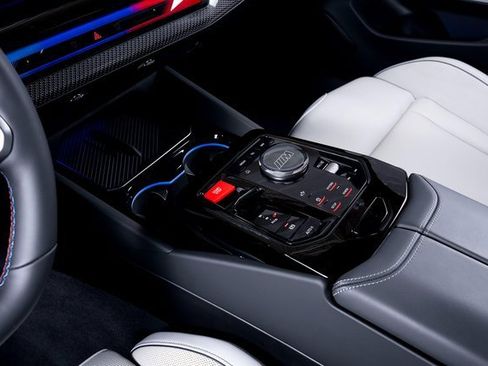 Used 2025 BMW M5 w/ Carbon Package image 34