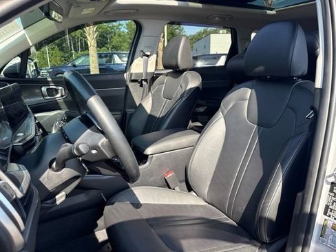Used 2024 Kia Sorento S w/ Panoramic Sunroof Package FWD image 11