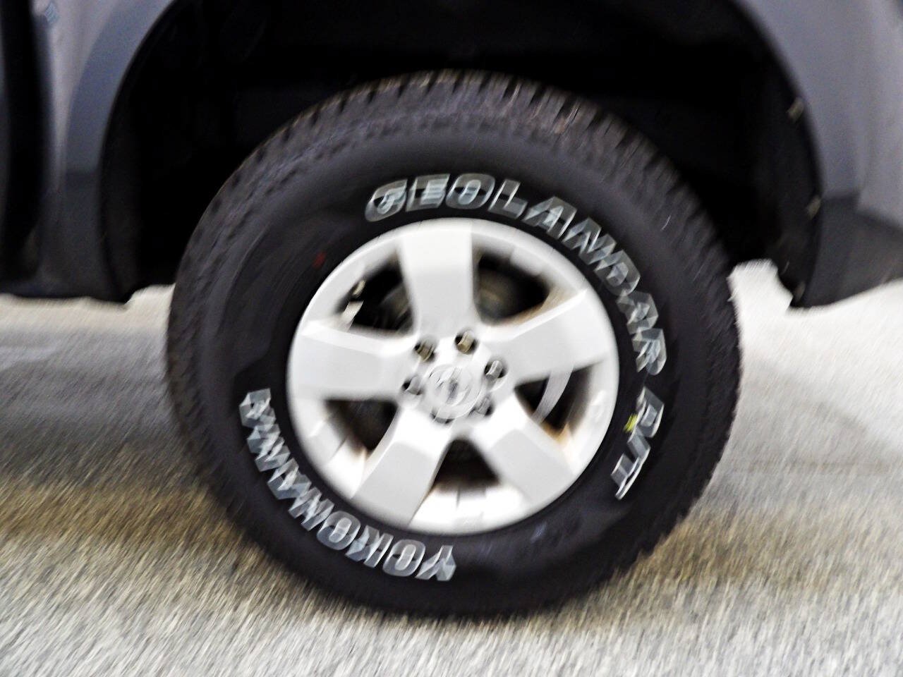 Used 2012 Nissan Frontier SV w/ SV Premium Utility Pkg AWD/4WD image 23