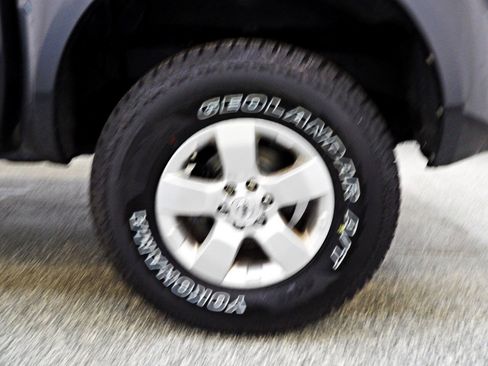 Used 2012 Nissan Frontier SV w/ SV Premium Utility Pkg AWD/4WD image 23