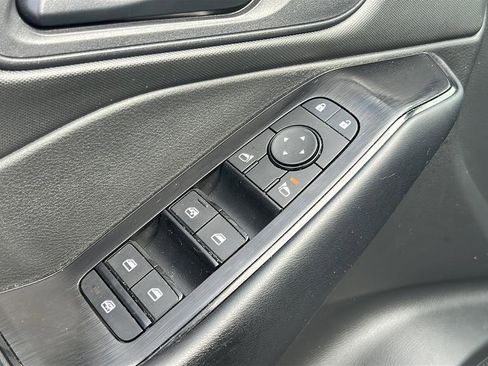 Used 2024 Nissan Rogue S image 25