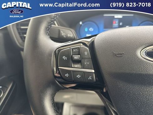 Certified 2025 Ford Escape SE w/ PHEV Premium Package image 21