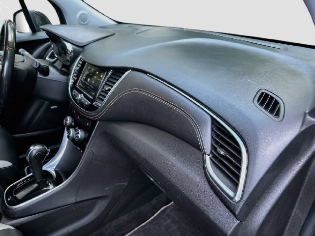 Used 2019 Chevrolet Trax Premier w/ Midnight Edition AWD/4WD image 29