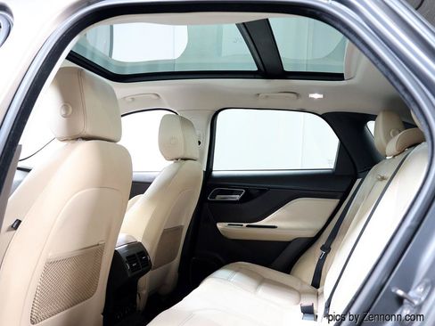 Used 2017 Jaguar F-PACE Prestige AWD/4WD image 14