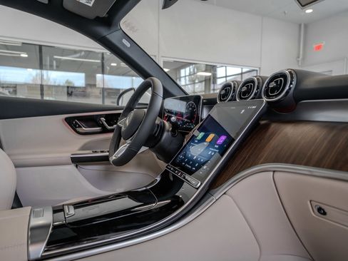 New 2026 Mercedes-Benz GLC 300 4MATIC image 18