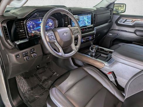 Used 2025 Chevrolet Silverado 1500 LT Trail Boss w/ Convenience Package II AWD/4WD image 10