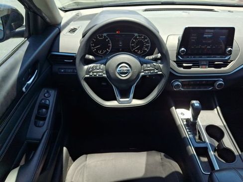 Used 2020 Nissan Altima 2.5 S FWD image 11