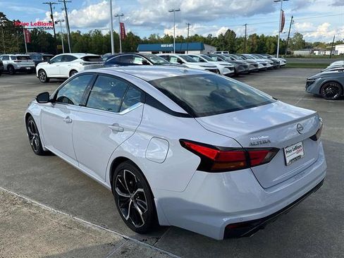 Certified 2025 Nissan Altima 2.5 SR w/ SR Premium Package FWD image 5