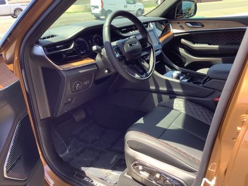 New 2026 Jeep Grand Cherokee L Summit AWD/4WD image 7