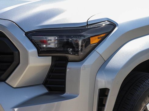 Certified 2025 Toyota Tacoma TRD Sport AWD/4WD image 10