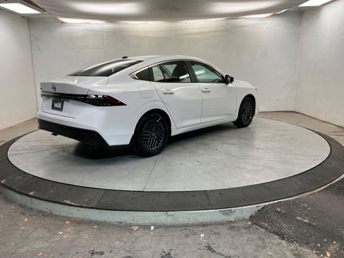 New 2026 Nissan Sentra SV image 5