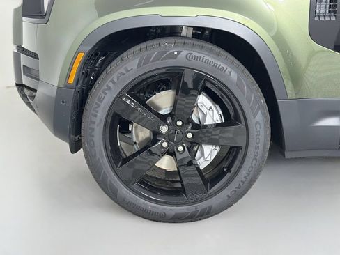 New 2026 Land Rover Defender 110 S AWD/4WD image 33