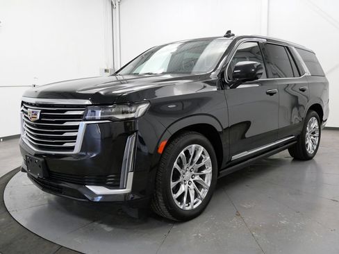 Used 2024 Cadillac Escalade Premium Luxury Platinum AWD/4WD image 3