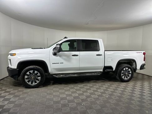 Used 2022 Chevrolet Silverado 2500 Custom w/ Custom Value Package image 6
