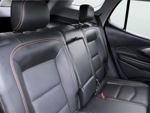 Used 2020 GMC Terrain SLT w/ Elevation Edition image 14