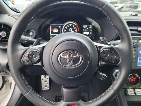 Used 2023 Toyota GR86 Premium image 22